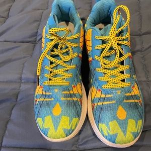 Men’s basketball shoes